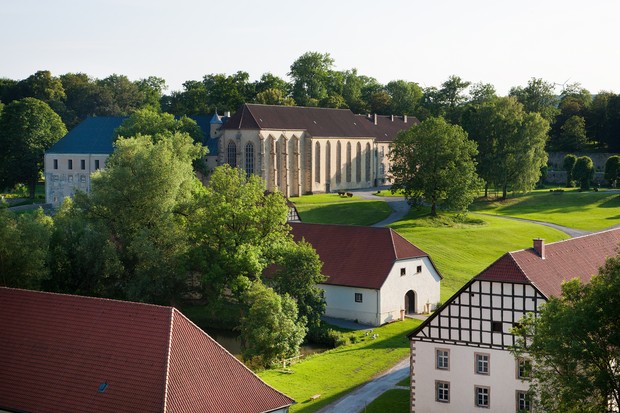 Einst Ort der Stille, heute modernes Museum: das Kloster Dalheim bei Paderborn. Foto: Andreas Lechtape, Münster